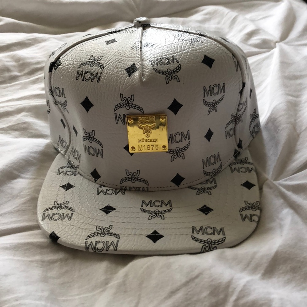 Mcm white hat / snap back